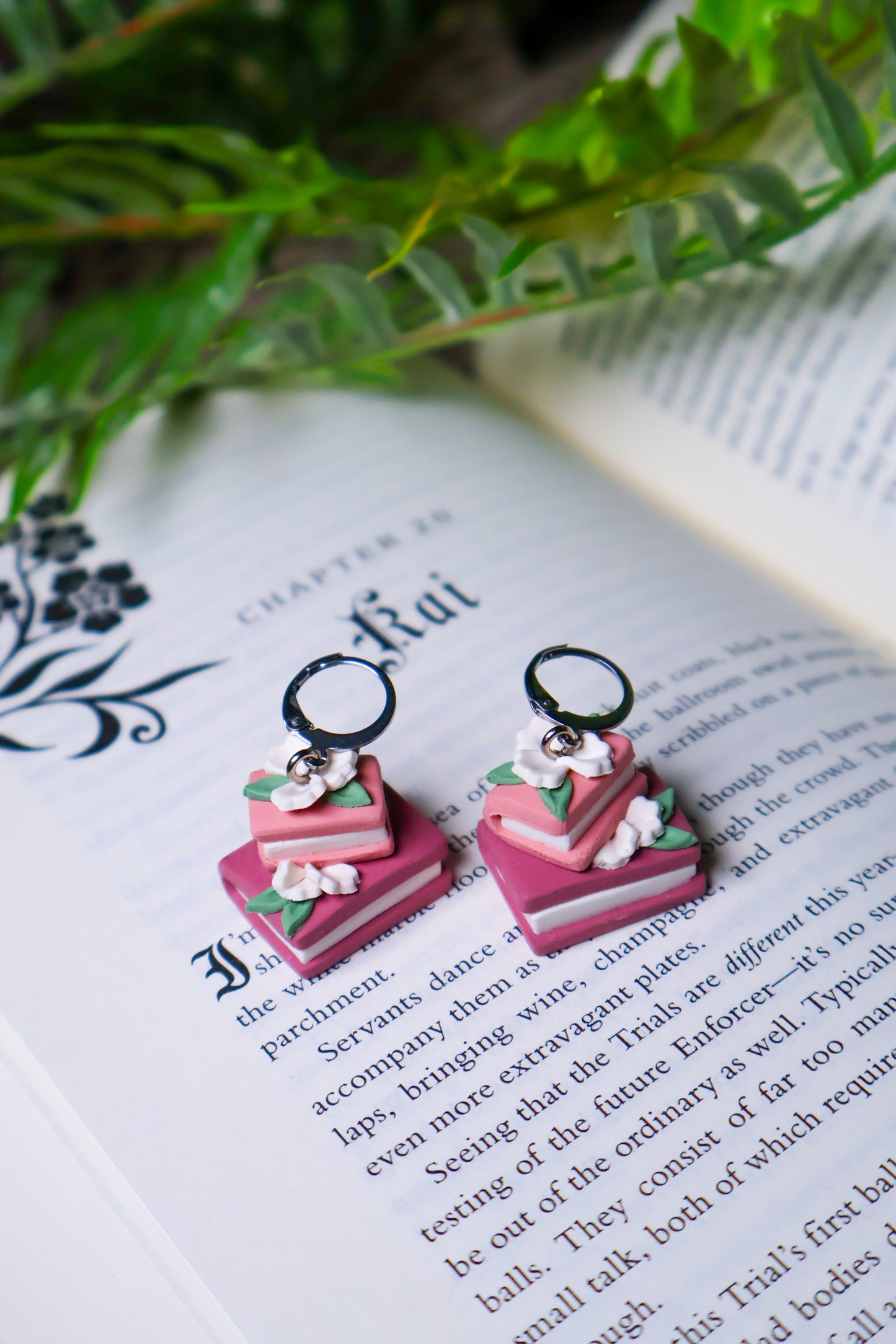 Pink Floral Book Stack Huggies